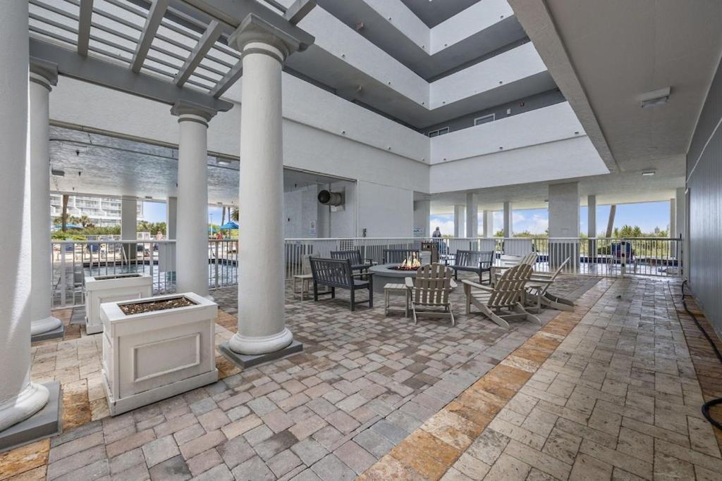 Direct Oceanfront- King Bedroom- Amazing Views/Pools/Hot Tubs/Beach Access/Golf Myrtle Beach Esterno foto
